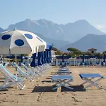 아파트 Casa Tirrena 600m From Sea - Happy