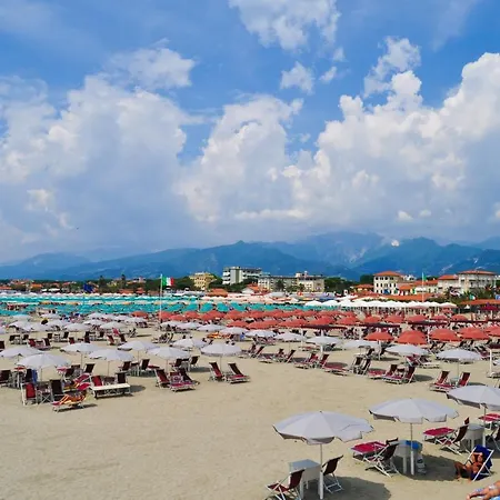Casa Tirrena 600m From Sea - Happy Apartment Marina di Massa